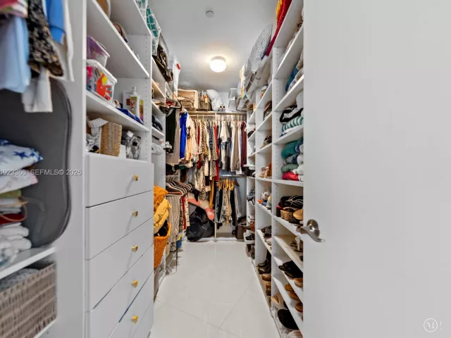 2-bedroom condo for sale in Sunny Isles Beach - 15901 Collins Ave 403 - MondialRealty