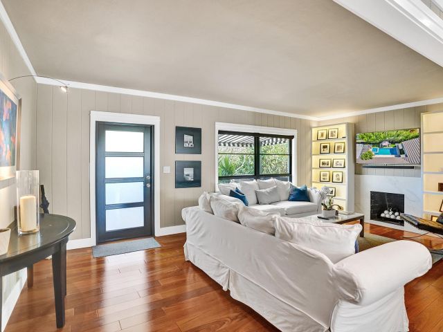 Home for sale at 246 N Swinton Avenue - photo 6866154