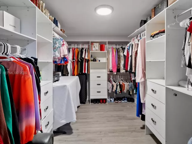 3-bedroom home for sale in Hallandale Beach - 724 SW 4th Ct - MondialRealty