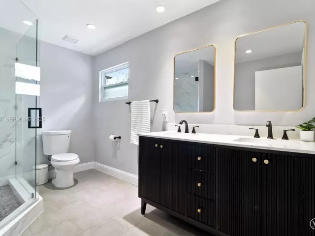 3-bedroom home for sale in Hallandale Beach - 724 SW 4th Ct - MondialRealty