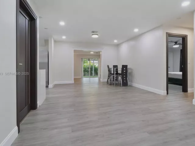 3-bedroom home for sale in Hallandale Beach - 724 SW 4th Ct - MondialRealty