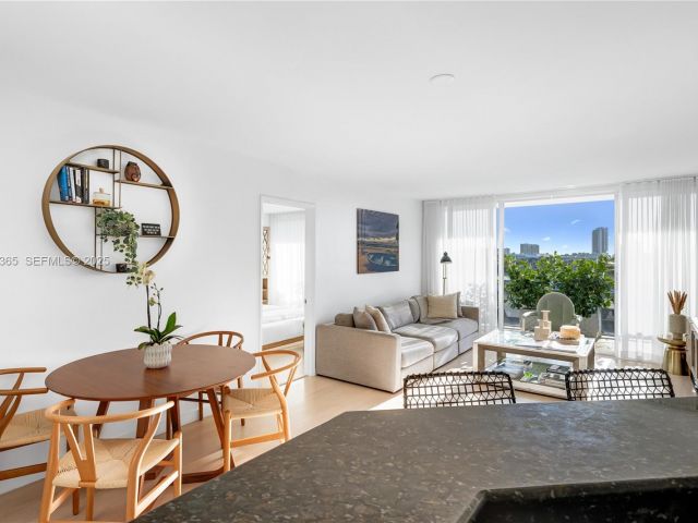 Apartment for sale  Unit #803 - photo 6855400