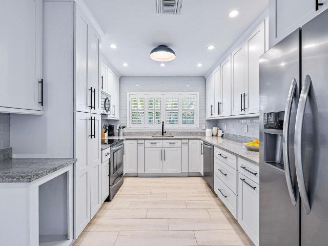 Home for rent at 215 Cortez Road - photo 6855486