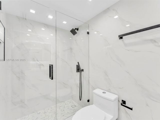 Apartment for sale  Unit #1414 - photo 6856907