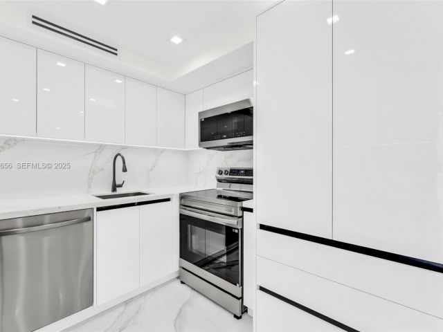 Apartment for sale  Unit #1414 - photo 6856920