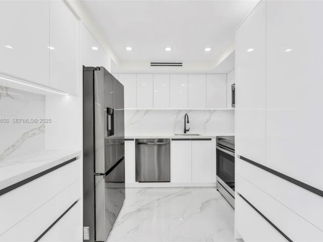 Apartment for sale  Unit #1414 - photo 6856921