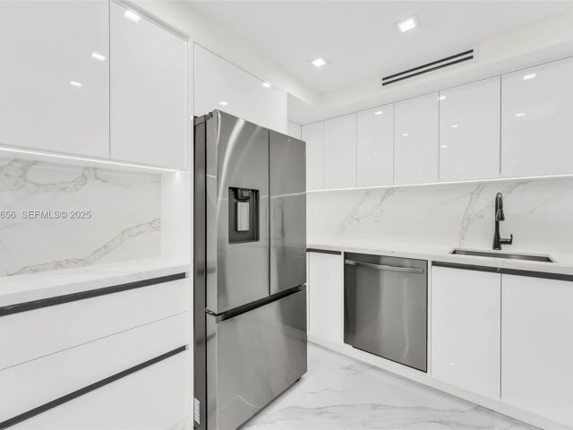 Apartment for sale  Unit #1414 - photo 6856922