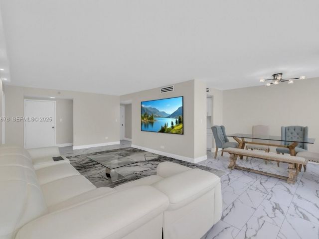 Apartment for sale  Unit #1415 - photo 6856902