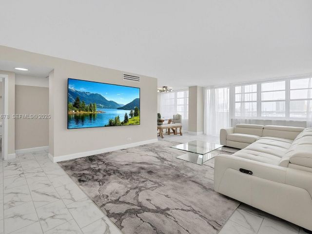 Apartment for sale  Unit #1415 - photo 6856903