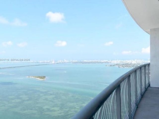 1-bedroom condo for sale in Miami - 1750 N Bayshore Dr 5105 - MondialRealty