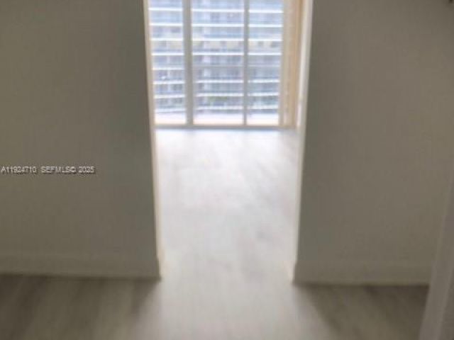 1-bedroom condo for sale in Miami - 1750 N Bayshore Dr 5105 - MondialRealty