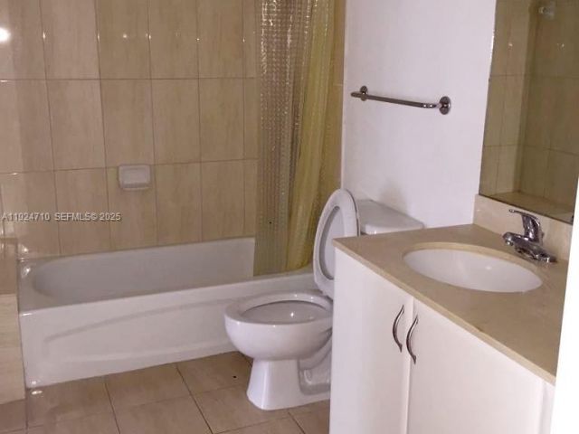 1-bedroom condo for sale in Miami - 1750 N Bayshore Dr 5105 - MondialRealty