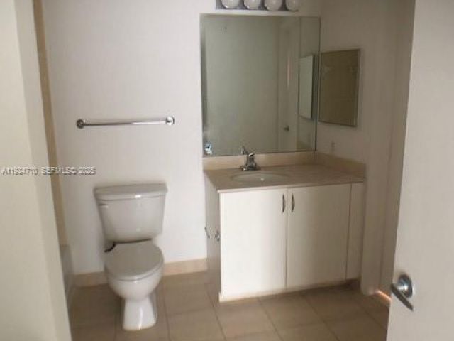 1-bedroom condo for sale in Miami - 1750 N Bayshore Dr 5105 - MondialRealty