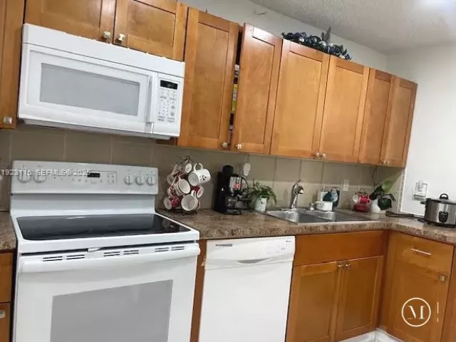 Home for sale at 5432 NW 168 Terrace - photo 6863606