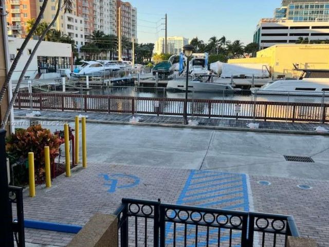 Home for rent at 2891 NE 185th St 1006 - photo 7484027