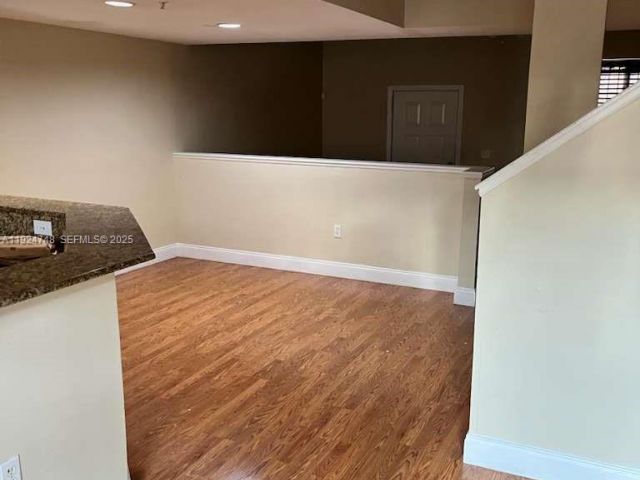 Home for rent at 2891 NE 185th St 1006 - photo 7484045