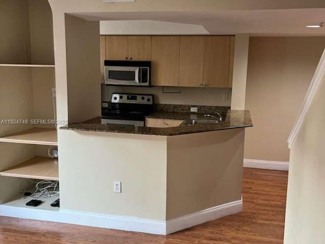 Home for rent at 2891 NE 185th St 1006 - photo 7484047