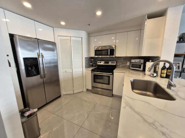 Apartment for rent  Unit #2008 - photo 6867902