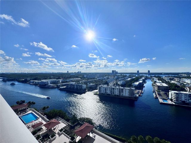 2-bedroom condo for rent in Sunny Isles Beach - 290 174th St 1906 - MondialRealty