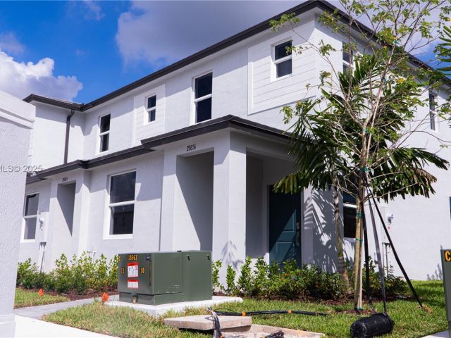 Home for rent at 27651 SW 155 CT 0 - photo 7511199