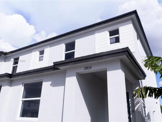 Home for rent at 27651 SW 155 CT 0 - photo 7511202