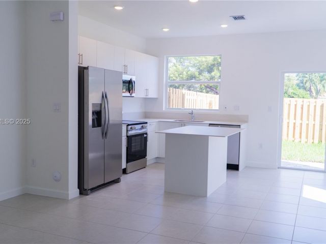 Home for rent at 27651 SW 155 CT 0 - photo 7511207