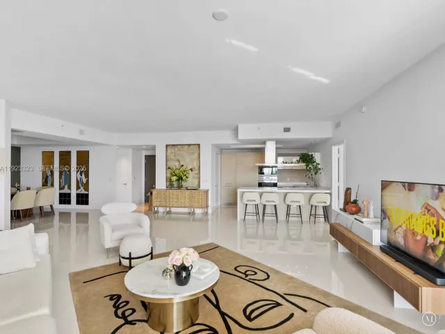 Apartment for sale  Unit #1104 - photo 6860415