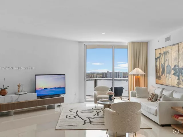 Apartment for sale  Unit #1104 - photo 6860418