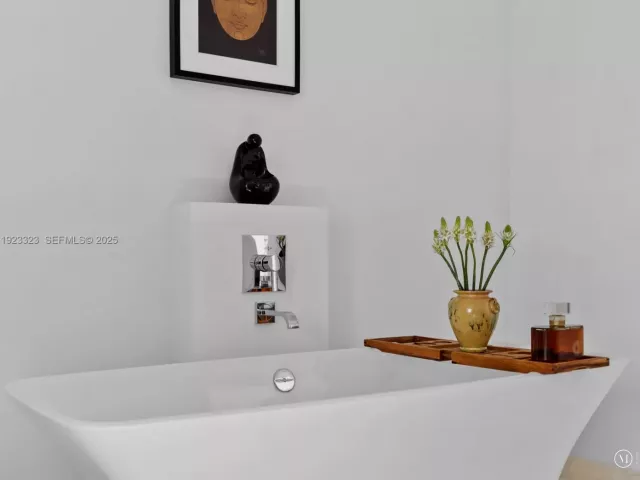 Apartment for sale  Unit #1104 - photo 6860403