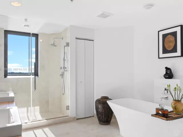 Apartment for sale  Unit #1104 - photo 6860404