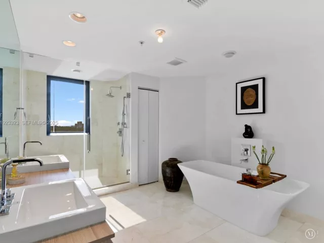 Apartment for sale  Unit #1104 - photo 6860405