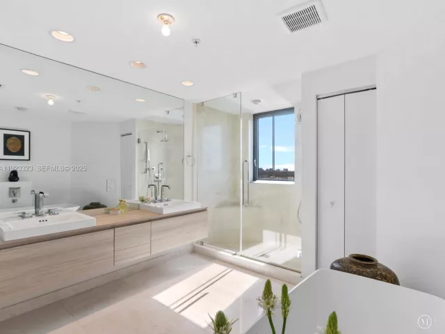 Apartment for sale  Unit #1104 - photo 6860406