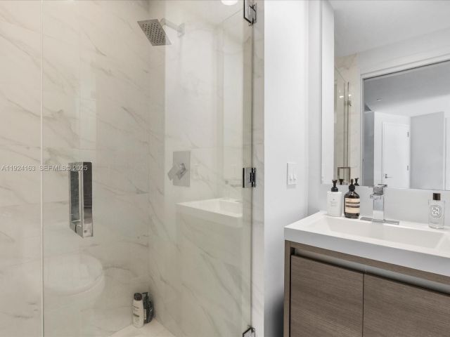 Apartment for sale  Unit #1603 - photo 6861131