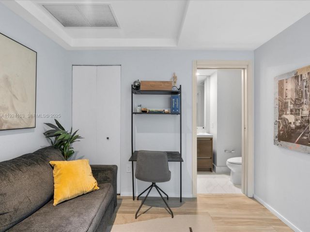 Apartment for sale  Unit #1603 - photo 6861132