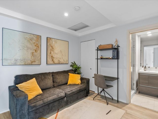 Apartment for sale  Unit #1603 - photo 6861133