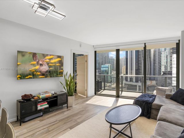 Apartment for sale  Unit #1603 - photo 6861140