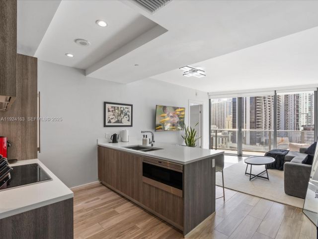 Apartment for sale  Unit #1603 - photo 6861146