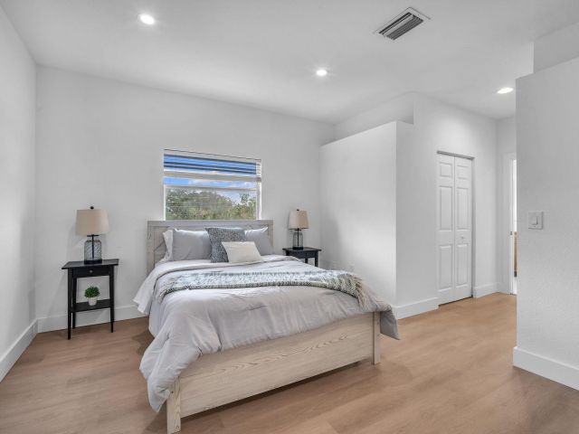 Home for rent at 477 NE 1st Street - photo 6858759