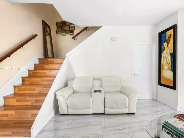 3-bedroom home for sale in Doral - 8362 NW 107th Ct 7-24 - MondialRealty