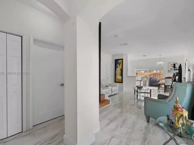 3-bedroom home for sale in Doral - 8362 NW 107th Ct 7-24 - MondialRealty