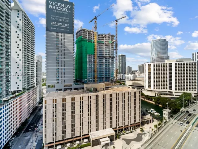 1-bedroom condo for sale in Miami - 485 Brickell Ave 1907 - MondialRealty