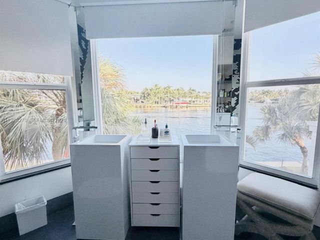 Home for rent at 21025 NE 38th Ave 81 - photo 6862715