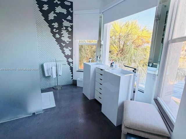 Home for rent at 21025 NE 38th Ave 81 - photo 6862716