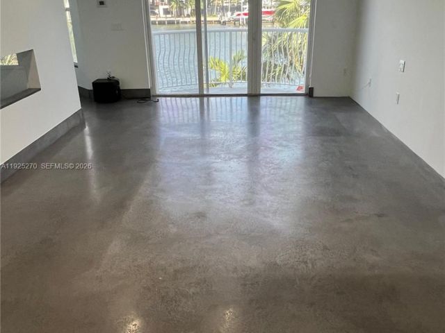 Home for rent at 21025 NE 38th Ave 81 - photo 6862721