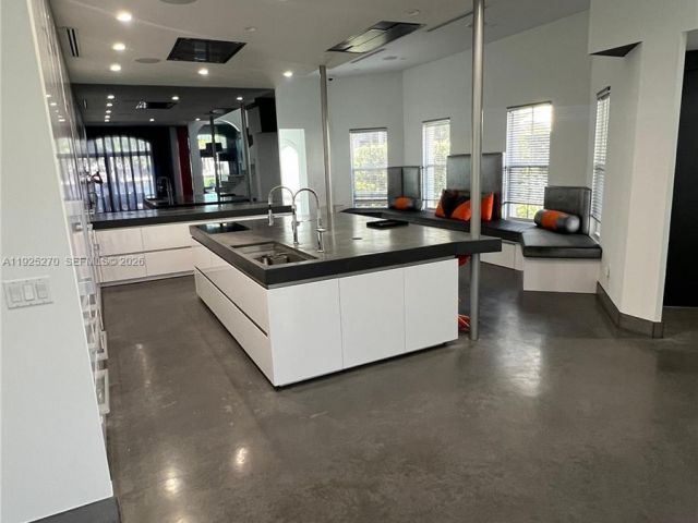 Home for rent at 21025 NE 38th Ave 81 - photo 6862724