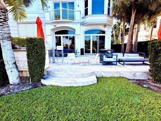 Home for rent at 21025 NE 38th Ave 81 - photo 6862732