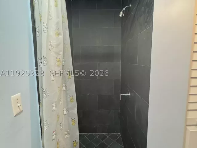 1-bedroom condo for rent in Miami - 900 Biscayne Blvd 2604 - MondialRealty