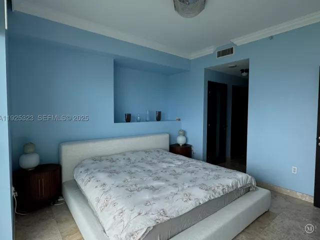 1-bedroom condo for rent in Miami - 900 Biscayne Blvd 2604 - MondialRealty