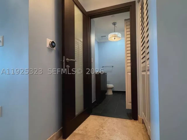 1-bedroom condo for rent in Miami - 900 Biscayne Blvd 2604 - MondialRealty