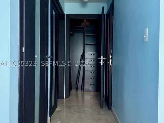 1-bedroom condo for rent in Miami - 900 Biscayne Blvd 2604 - MondialRealty